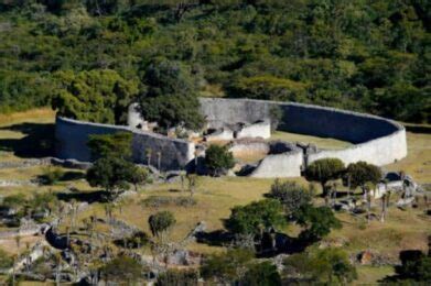 Die Great Zimbabwe-Stätte: Monumentale Architektur und Handelsnetzwerke im 8. Jahrhundert Südafrikas